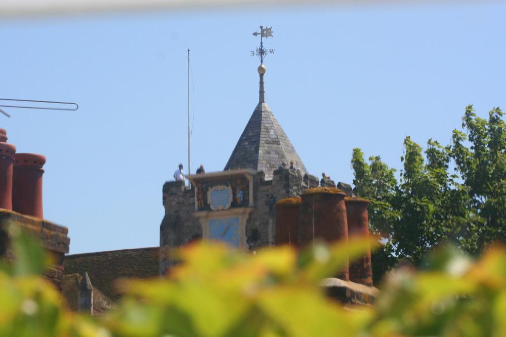 Bed and Breakfast Whitehouse Rye Exterior foto The church in Saint-André-de-Lidon