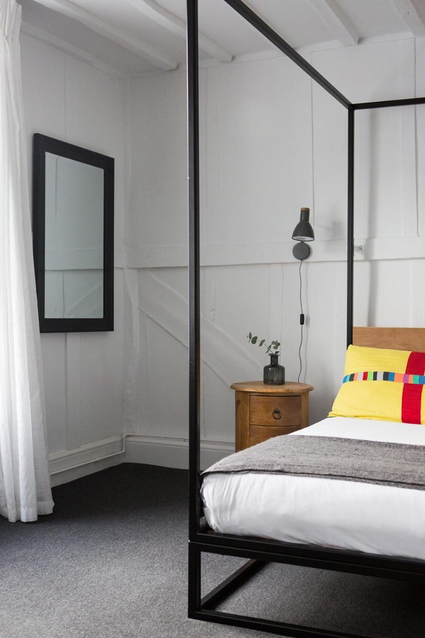 Bed and Breakfast Whitehouse Rye Exterior foto A wall light